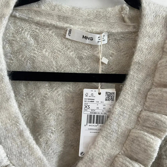 709 NWT Mango Ruffle Knit Cardigan Size XS Color Oatmeal - Picture 4 of 6
